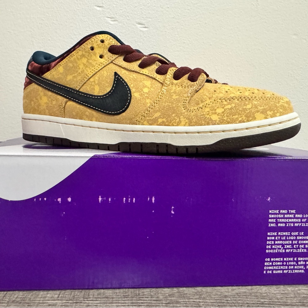 Nike SB Dunk Low Pro “City Of Cinema” Men’s Size 9.5